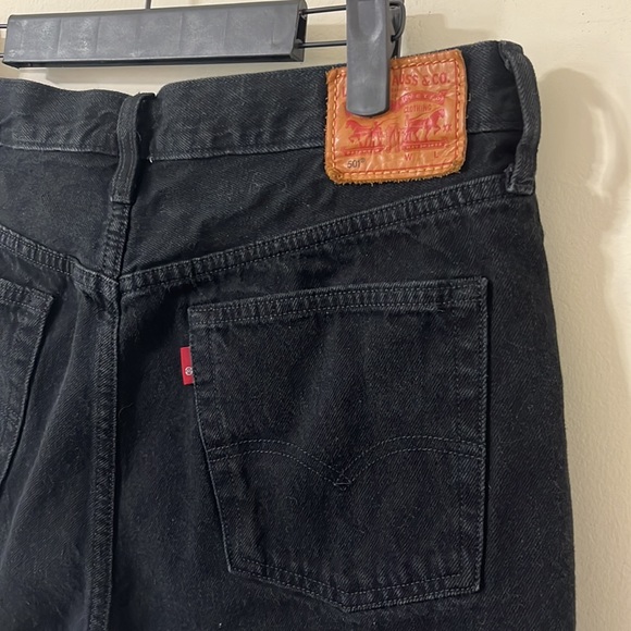 Levi's Lunar Black 501 High Rise Distressed Denim Shorts Size 30 - Picture 8 of 10